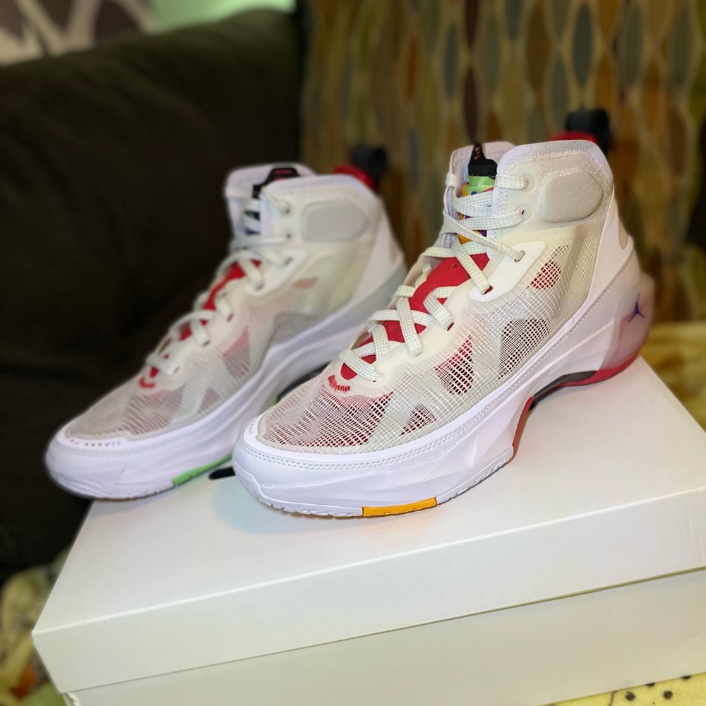 NWOT  - Jordan XXXVII "White/True Red/LightSilver"  ~ Men's Basketball Shoe ~